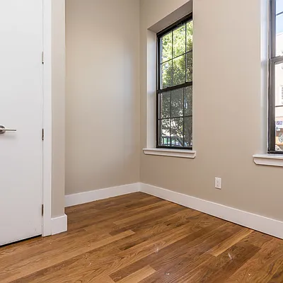 Rented by Nooklyn NYC LLC | media 52