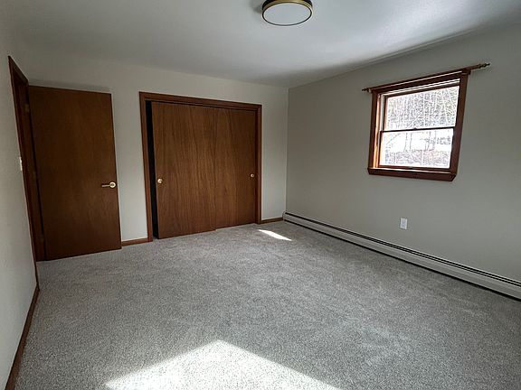 Master Bedroom 15'x12'