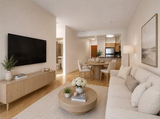 219 Fort York Blvd #2806, Toronto, ON M5V 1B1