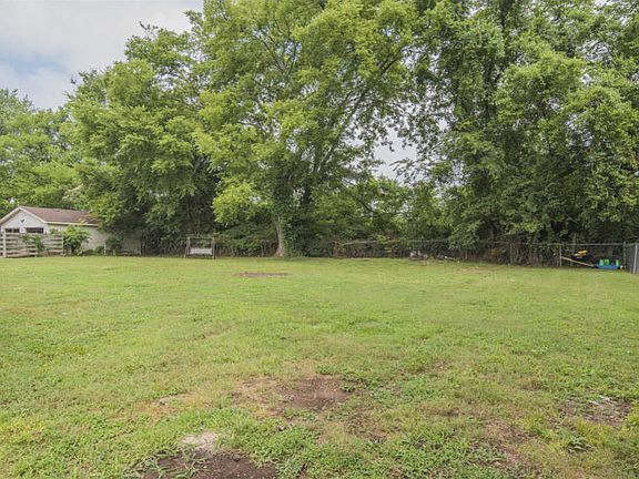 3rd image of 6943 Stroop Ln