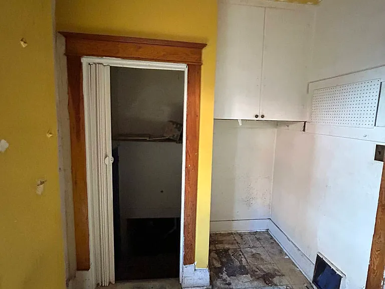 4424 Marcus Ave — Photo 4