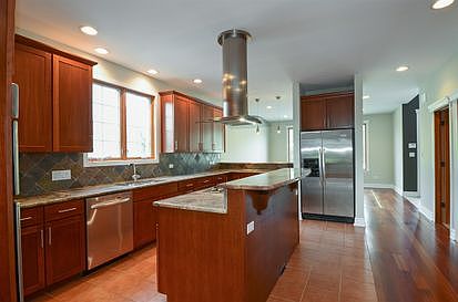 3rd image of 7146 N Moody Ave