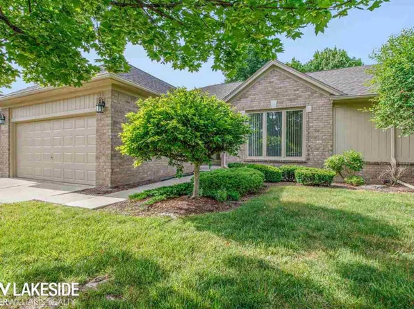 17098 Martingale Ln, Clinton Township, MI 48038