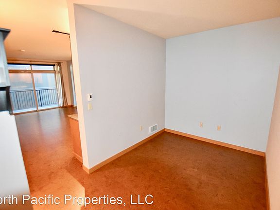 4th image of 1414 12th Ave Unit 514