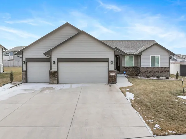 819 E Bellows St, Derby, KS 67037