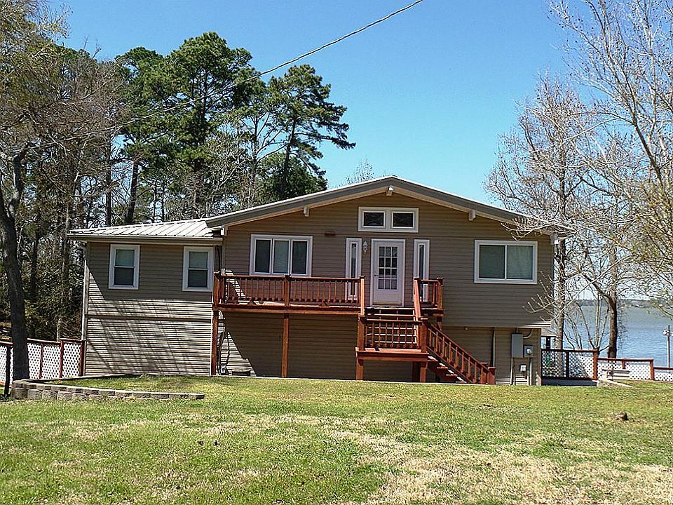 1st image of 221 Woodland Dr
