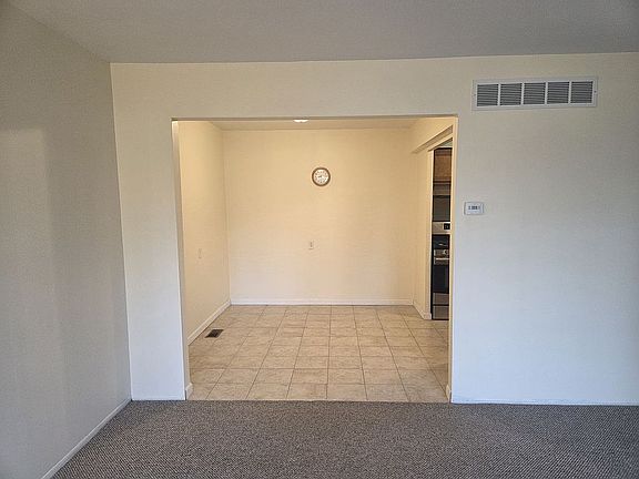 5th image of 37570 Colonial Dr