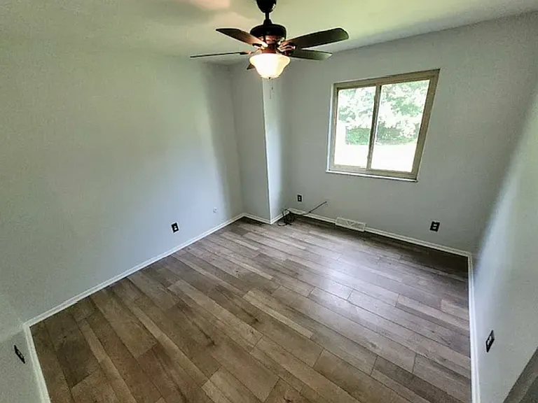 818 Eastchester Dr — Photo 10