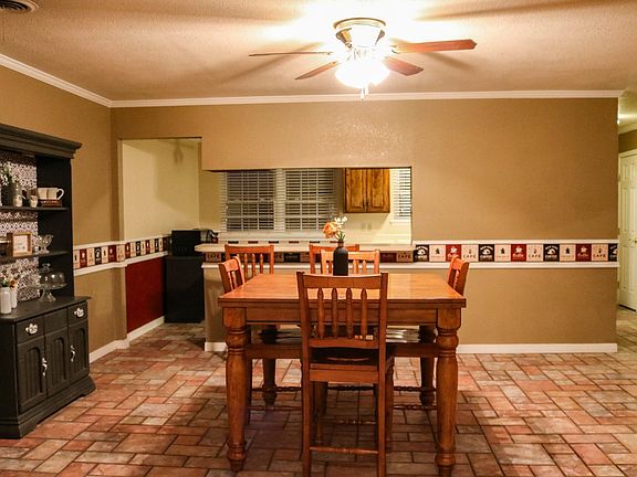 5th image of 1034 Holly Ln