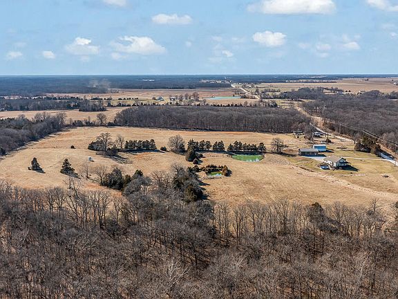 5th image of 220 County Rd