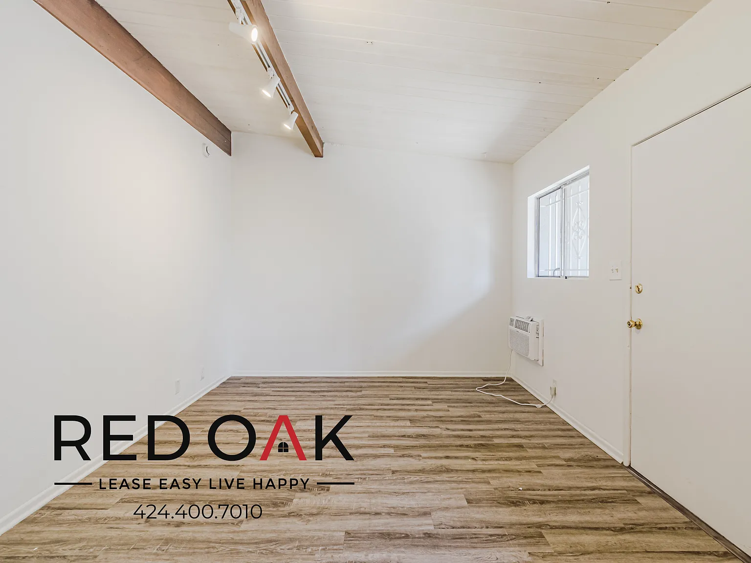 ~6 Weeks FREE~ Amazing One Bedroom with Vaulted Ceilings and Included Parking ~ In Prime Leimert ... — Photo 4