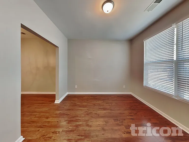 165 Daisy Cir — Photo 14