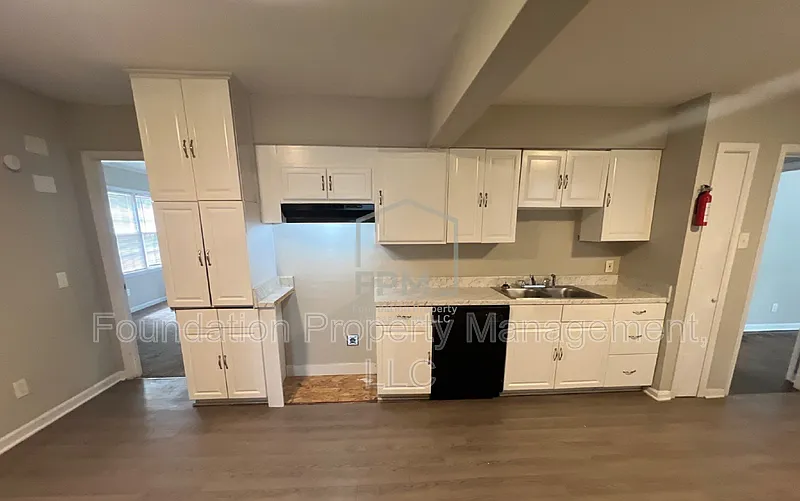 3 bed, 2.0 bath, 1628 sqft, $1,495 — Photo 3
