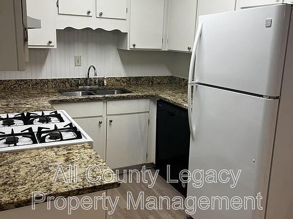 5th image of 3127 Destin Cir