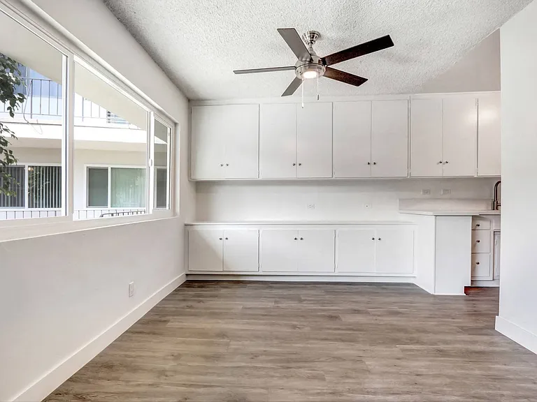 Ethel Avenue Apartments — Photo 32