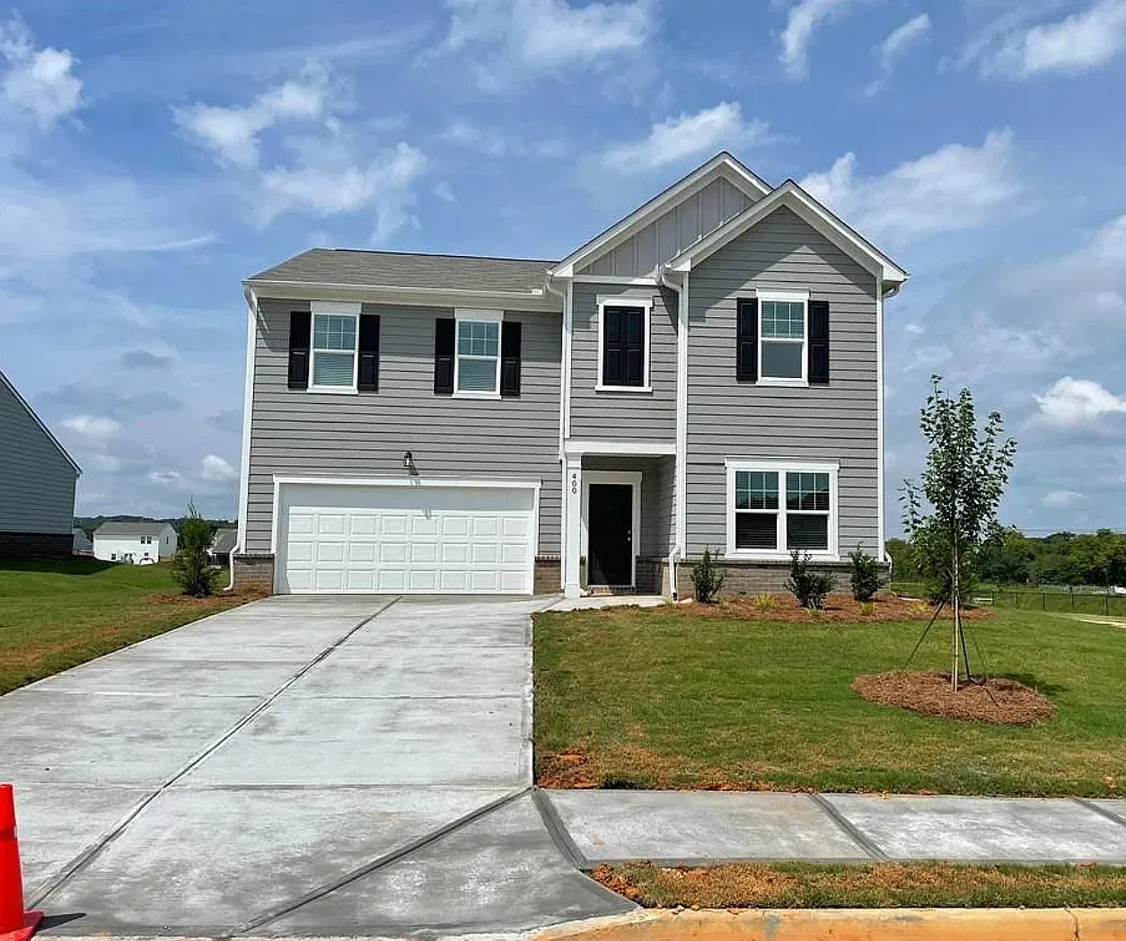 5 bed, 2722 sqft, $2,400 — Photo 1