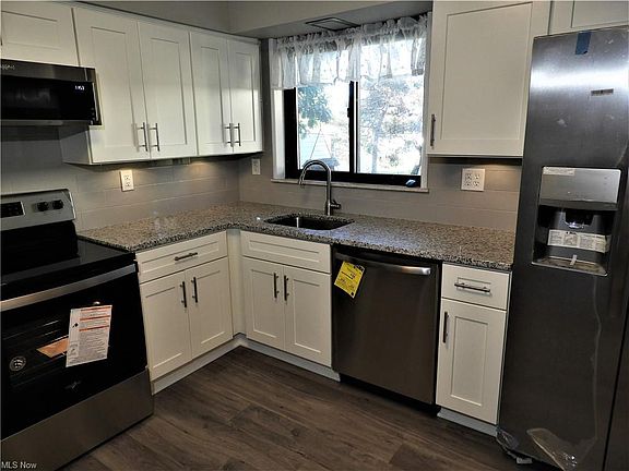 4th image of 13454 Brookdale Ave