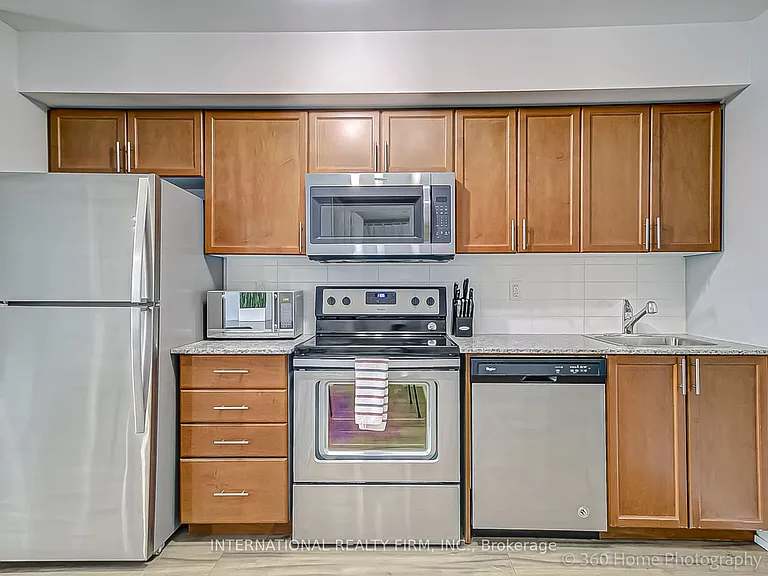 1420 Dupont St #911 — Photo 8