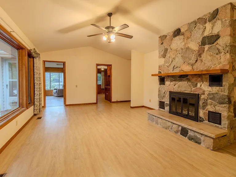 3332 Tibbets Dr — Photo 5