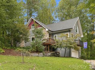 176 Sweetwater Hills Dr, Hendersonville, NC 28791