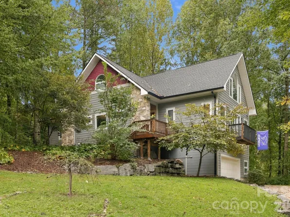 176 Sweetwater Hills Dr, Hendersonville, NC 28791