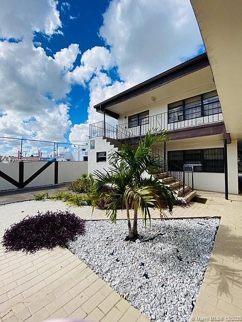 1st image of 2350 Palm Ave #12