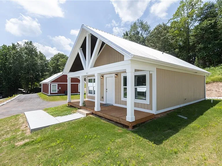 1025 Smyzer Rd — Photo 3
