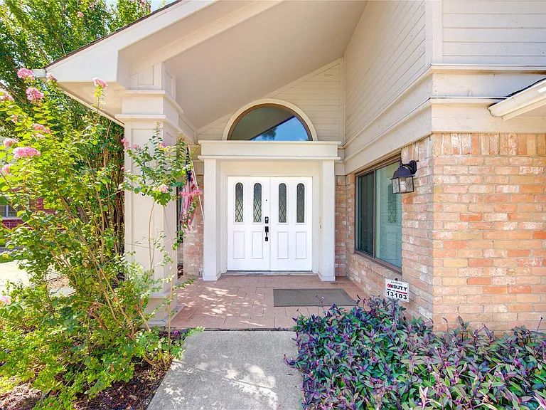 13103 Wickersham Ln — Photo 2