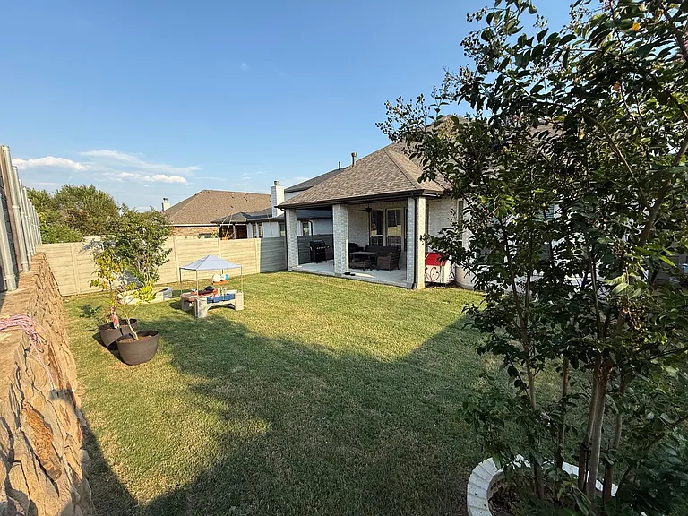 1712 Homestead Way — Photo 8