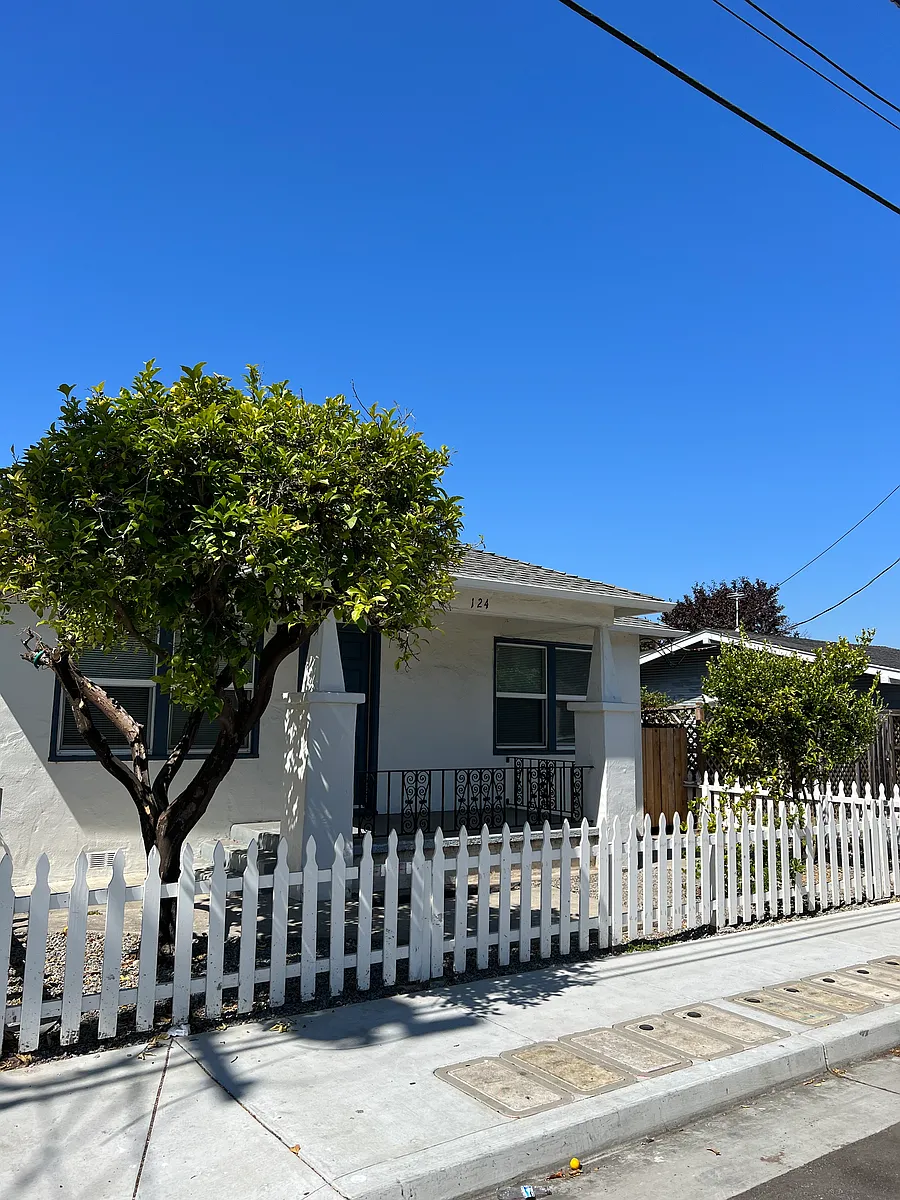 Building Photo - 124 Coloma St