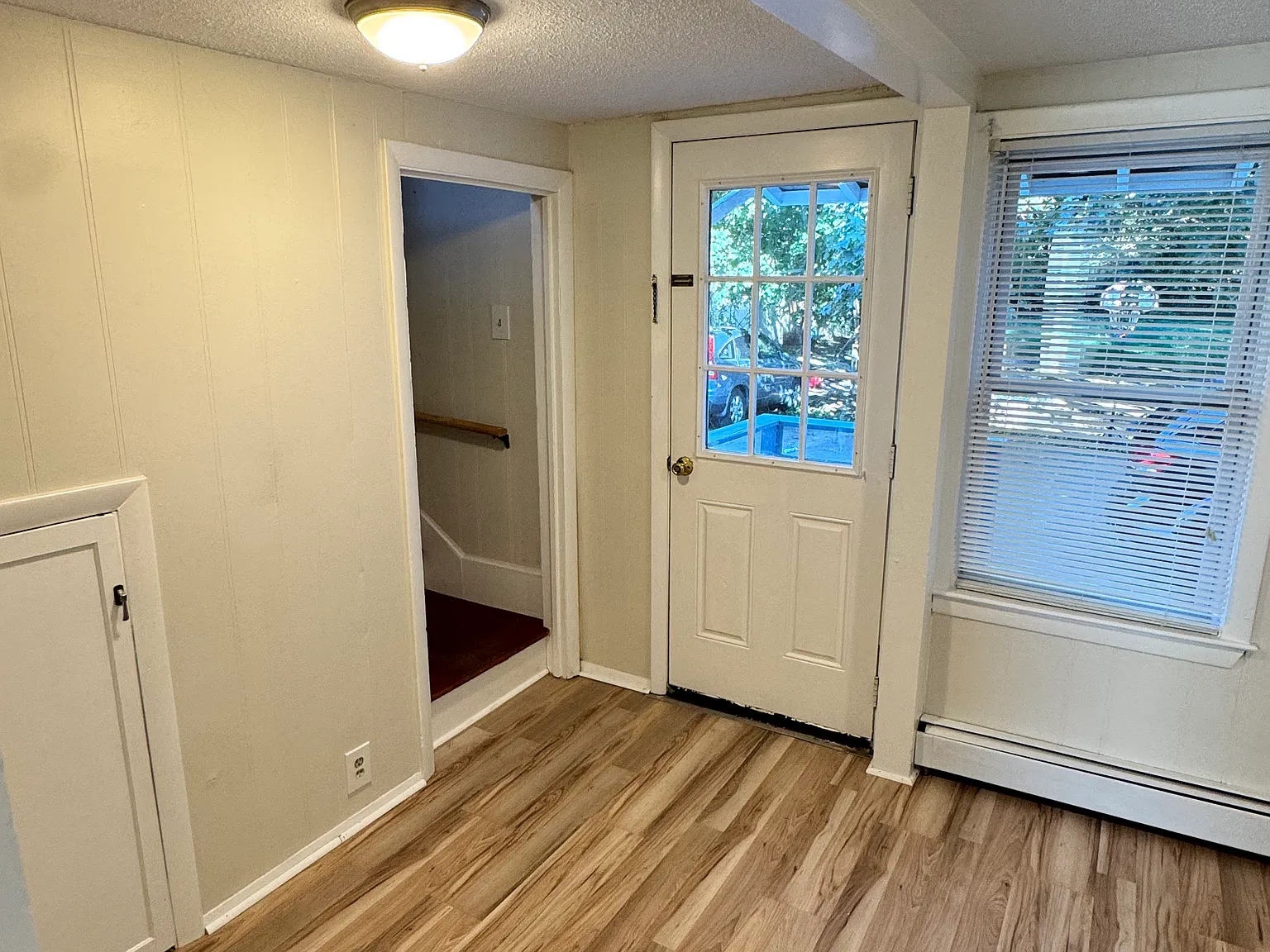 2 bed, 1050 sqft, $1,558 — Photo 2