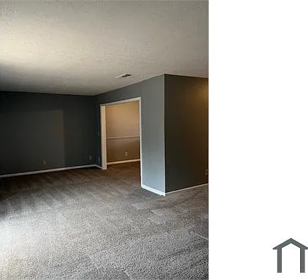 6076 Regent Mnr — Photo 8