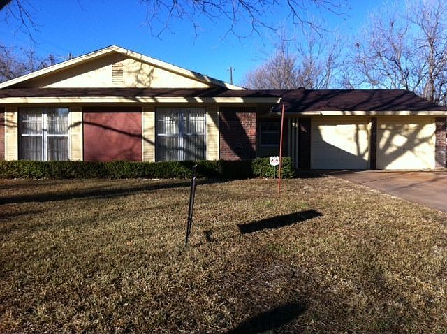 1st image of 2602 S Elmwood Dr