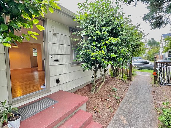 2nd image of 5246-5248 NE 32nd Pl #5246
