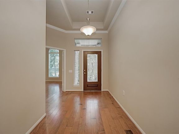 4th image of 5227 Valley Bluff Ln