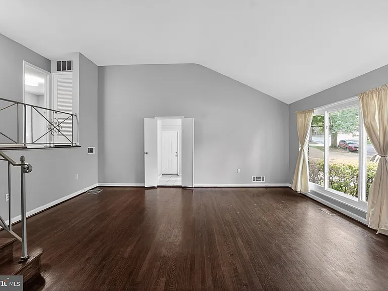 9211 E Parkhill Dr — Photo 4