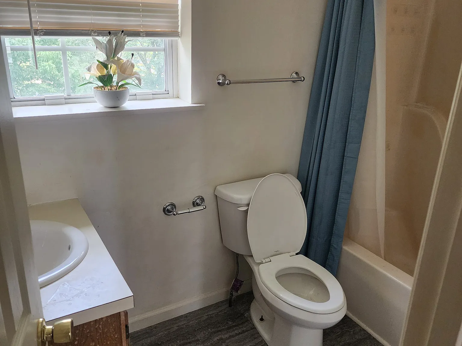 3 bed, 1080 sqft, $1,700 — Photo 2