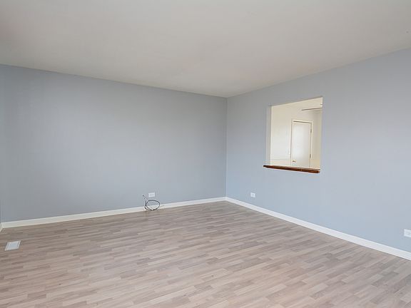 3rd image of 1585 Nautilus Ln