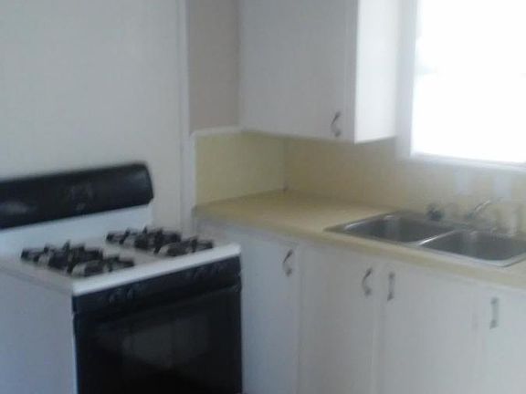 4th image of 2790 Hickory St