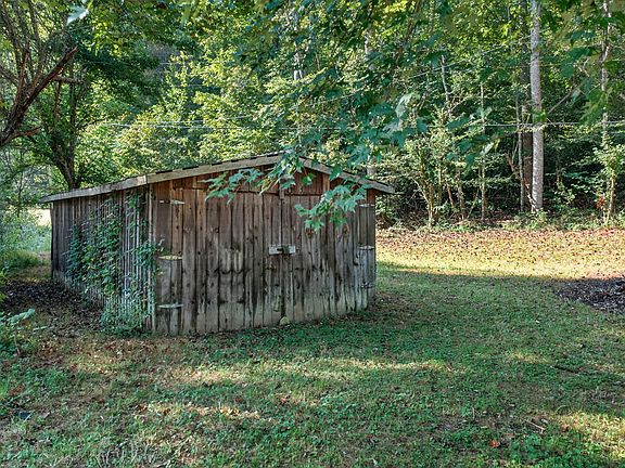 2nd image of 1475 Campground Rd