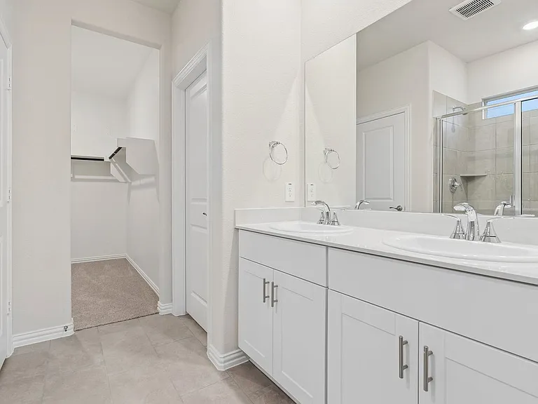 702 Dotty Dr — Photo 11