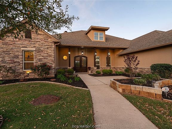 2nd image of 1202 Quarry Oaks Dr