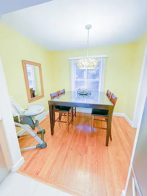 3 bed, 974 sqft, $3,800 — Photo 3