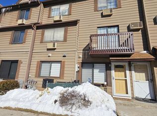 27A Daffodil Ln #102, Staten Island, NY 10314