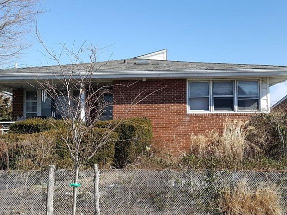 2nd image of 270 Lafayette Blvd