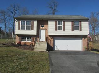 10526 Greenwich Dr, Williamsport, MD 21795