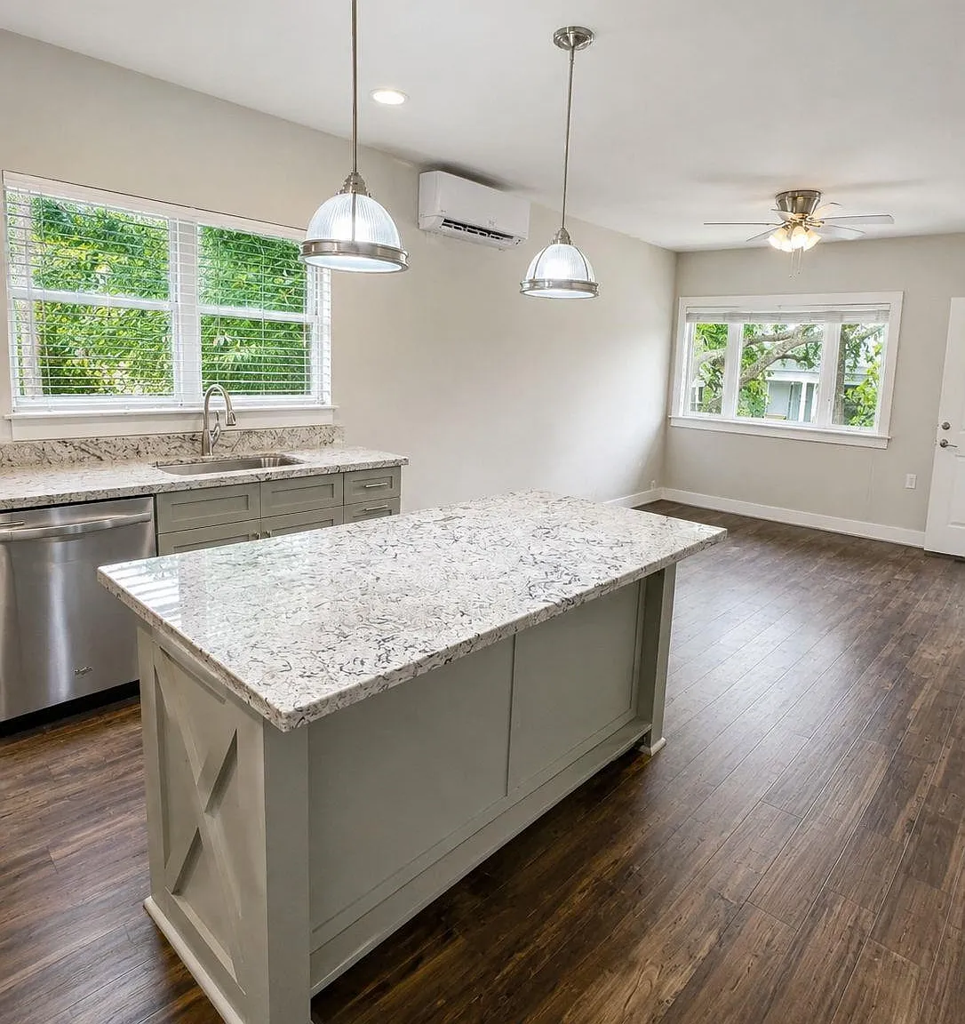 2 bed, 1.0 bath, 800 sqft, $1,600 — Photo 4