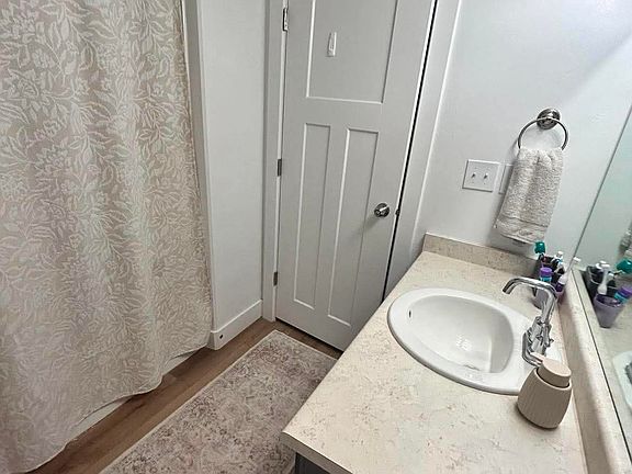2nd image of 658 N Butte Ln #1