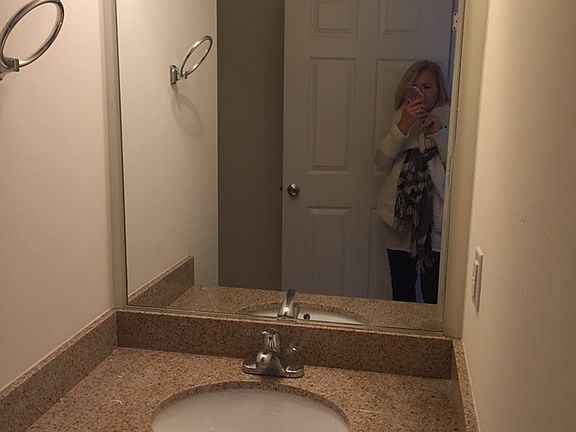 2nd image of 9 Ascot Cir APT 2