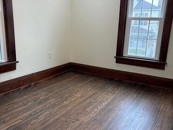 5th image of 114 D St